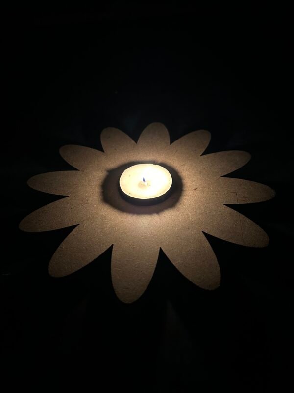 Daisy Flower Shape Candle Holder - Image 3